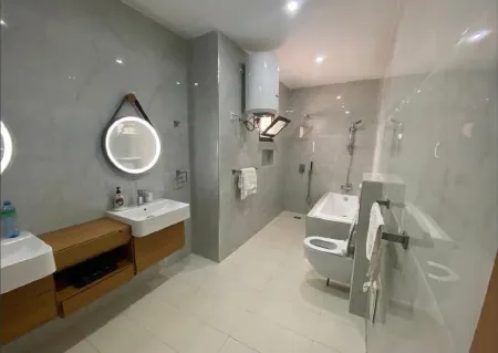 Luxury Escape in Saly: Modern Villa with Private Pool and Tropical Garden