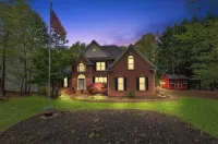 Spacious and comfy 4 Bed/3 Full Bath Canton Home!