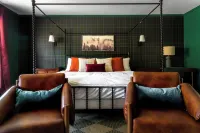 Massanutten Escape: Pool pass, Hot Tub, Sauna, Movie Theater, Game Rm, Fire pit