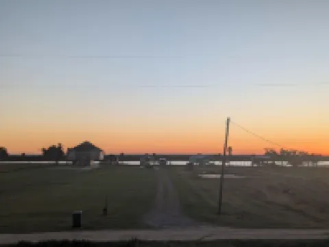 Brand New! Spacious mobile home! Hotels in Hackberry