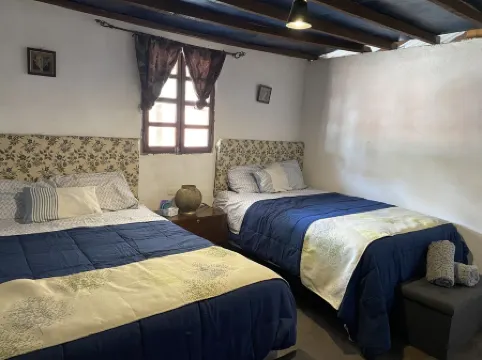 Casa en el Corazón de San Antonio de las Alazanas a 15 min de Monterreal