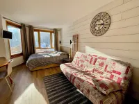 Cosy 4-person apartment near town center and ski lifts.