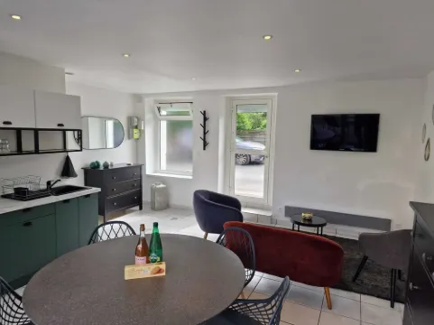 Small Paimpolaise house 2 minutes' walk from town center and port.