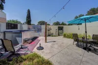 4-bedroom 3 bath modern house on Lakeridge golf course in Lubbock with WiFi, AC