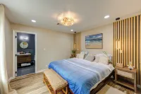 Coastal Getaway in La Marque! Hotels in La Marque