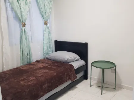 RestQube Homestay @ Putrajaya Отели рядом с достопримечательностью «KLIA Transit Putrajaya & Cyberjaya Station»