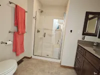 4- bed 3-bath w/private HOT TUB