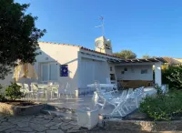 Villa with large garden a few steps from the beautiful beach of Costa Rei Các khách sạn ở Costa Rei