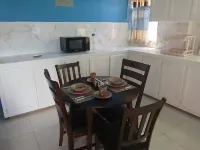 Cozy Luxe Home - Convenient, Quiet Ground Level Supermarket