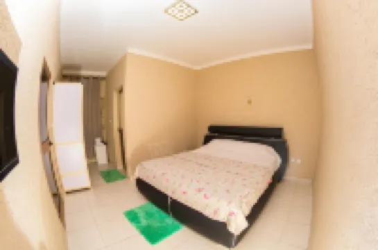 2bed air-conditioned living room apartment