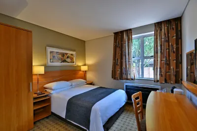 Road Lodge Sandton Các khách sạn gần Sandton Skye