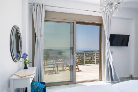 Idyllic Villa in Sivota With Stunning View & Private Swimming Pool and Jacuzzi