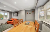 Cosy 3 Bedroom House in Rochester, close to the must see sights in Rochester Hotels in Rochester