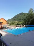 Quiet residence with Ax-les-Thermes swimming pool. Pets allowed