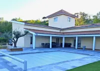 Villa ambre in Bully between Lyon & Beaujolais 比利住宿飯店