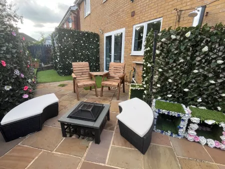 Romantic Swiss Cabin Hideaway & Hot Tub Spa Pool