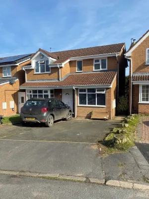 Budget En-suite in Wolverhampton/Birmingham Rd, situated in a quiet neighborhood