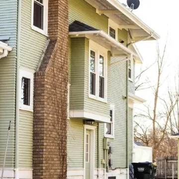 Trendy Craftsman’s Studio! Firepit- laundry