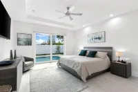 Brand New Luxury Pool & Spa Home Near Beach!