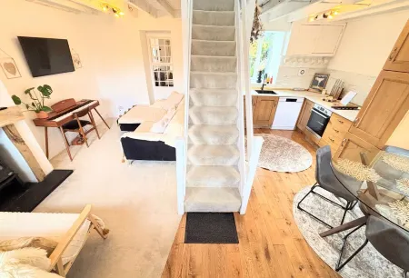 Charming Stone Cottage Getaway Fireplace A short stroll from centre of Dolgellau