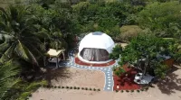Unique Dome with hot tub, bbq, jacuzzi, near beach
