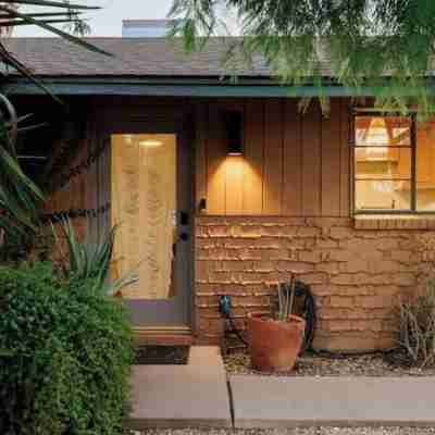 Walk to Old Town Scottsdale! Tulum Vibes, Pool & Hot Tub, Full Kitchen Hotel Exterior