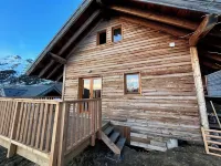 Petit Chalet Complétement Rénové Donnant sur la Vallée de Maurienne, ski au Pied