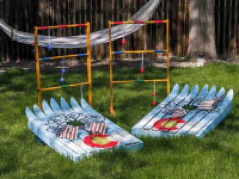 Parkside Retreat - NEW, HotTub, PoolTable & FirePit Hotels in Arvada