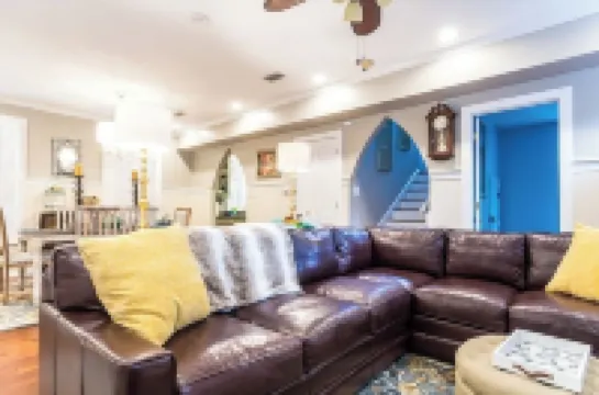 Charming 3-bedroom cottage in Oakleigh Historical District in downtown Mobile