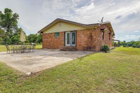 Southwest City Home w/ Fire Pit: 9 Mi to Grove!