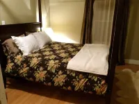 Saint Francis House ~ Downtown Durango *Sanitized & High Speed Wi-Fi*