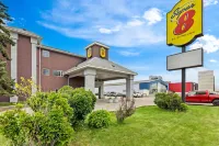 Super 8 by Wyndham Saskatoon Near Saskatoon Airport Hotels in Warman