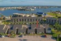 Seaside Cottage with water views! Hotels in Rockport