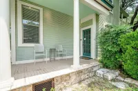 Prime location-Walk to food, Bars and Wineries!