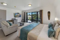 Avalon Manor Motel Hotels in 