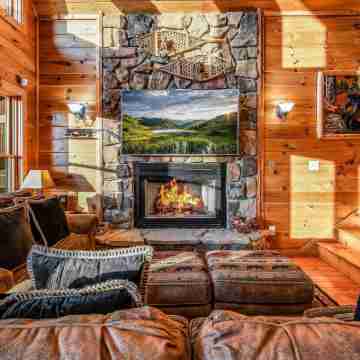 Ali's Dream 3 Bedroom Cabin by RedAwning Rooms