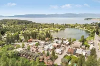 Cozy Condo in the Heart of Downtown BigFork