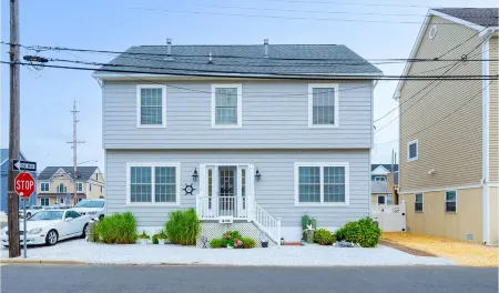 Beautiful Lavallette Home - Perfect for Family and Friends Отели рядом с достопримечательностью «JCPenney»