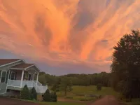 Stylish Cozy Home with Gorgeous Views! Hotels in Saugerties