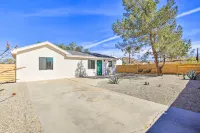 Modern Joshua Tree Bungalow with Fire Pit and BBQ! - 3-Star