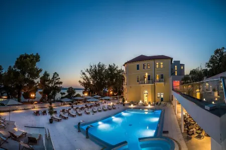 Boutique Hotel Esplanade Отели в г. Kras