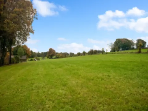 Holiday Home in Bullingen with Garden Hotels in Bullingen