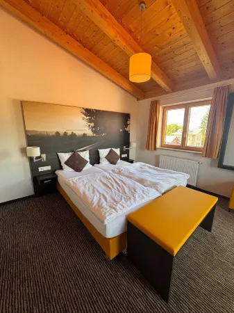 Boutique & Wellnesshotel Thalmässing Отели в г. Emsing