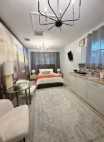 Charming studio with AC, WiFi and pool in Oakland Park