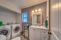 Ruidoso Cabin - Walk to Midtown Dining and Shops! - spa