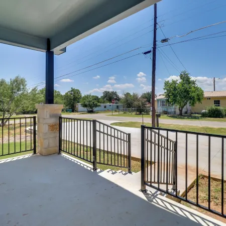 Quiet Hill Country Home 1 Mi to Lake LBJ Access!