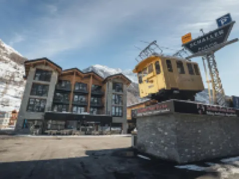 โฮเทล ปอร์ตา เซอร์วิโน โรงแรมในTasch