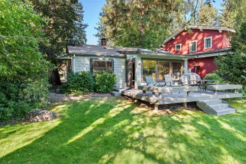 Mirror Pond 2 Bedroom Bungalow by Redawning