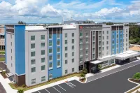 可可海灘附近的希爾頓花園飯店