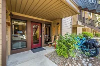 Spacious 3B/3B Condo. Luxury Amenities. ShuffleBoard. HotTubs. 1st FLR. Location